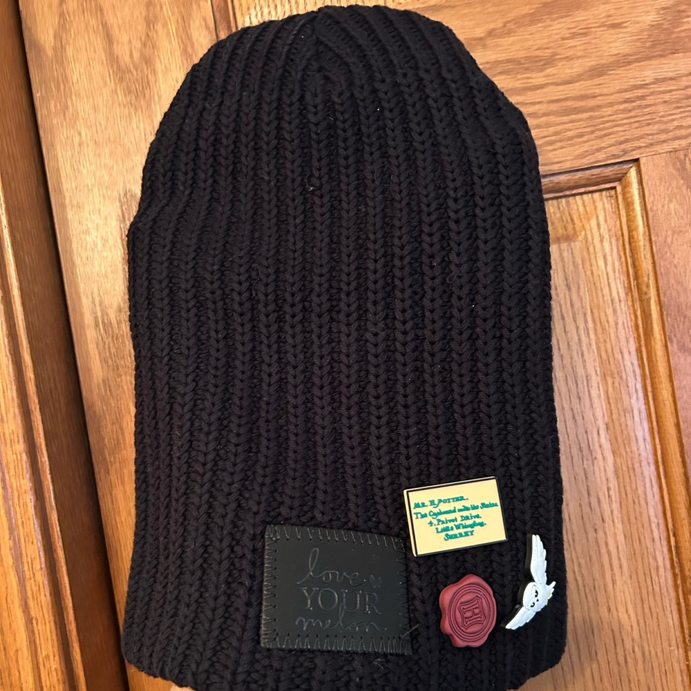 Love Your Melon Knit Beanie Harry Potter new without tags